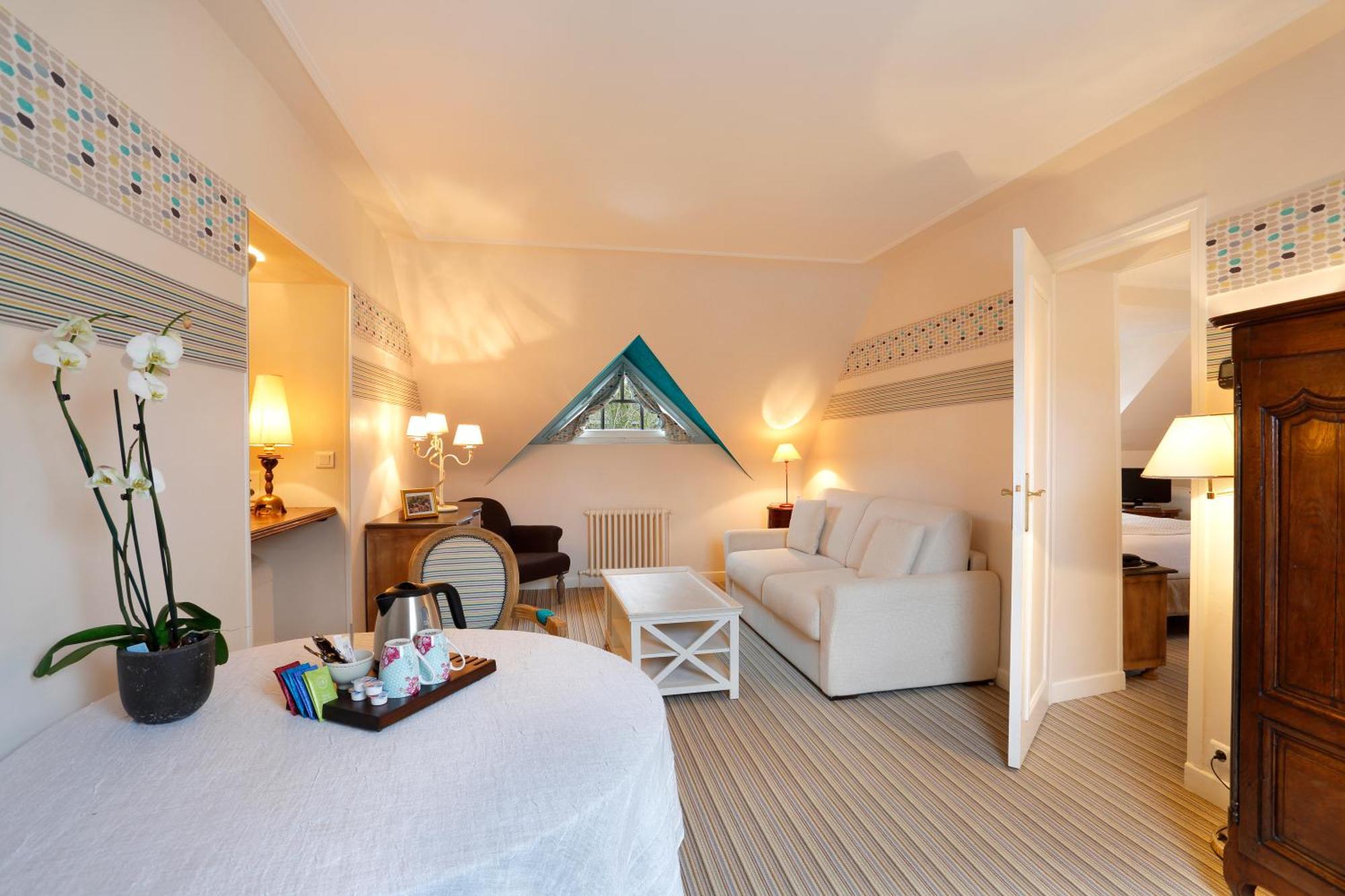 Auberge Du Bon Laboureur Chenonceaux Exterior foto A suite at the hotel